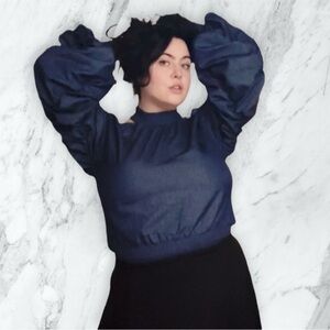 💙 GRACIA 💙 NWT Navy Blue Denim Crop Top Ruched Balloon Sleeve Stretch High Neck